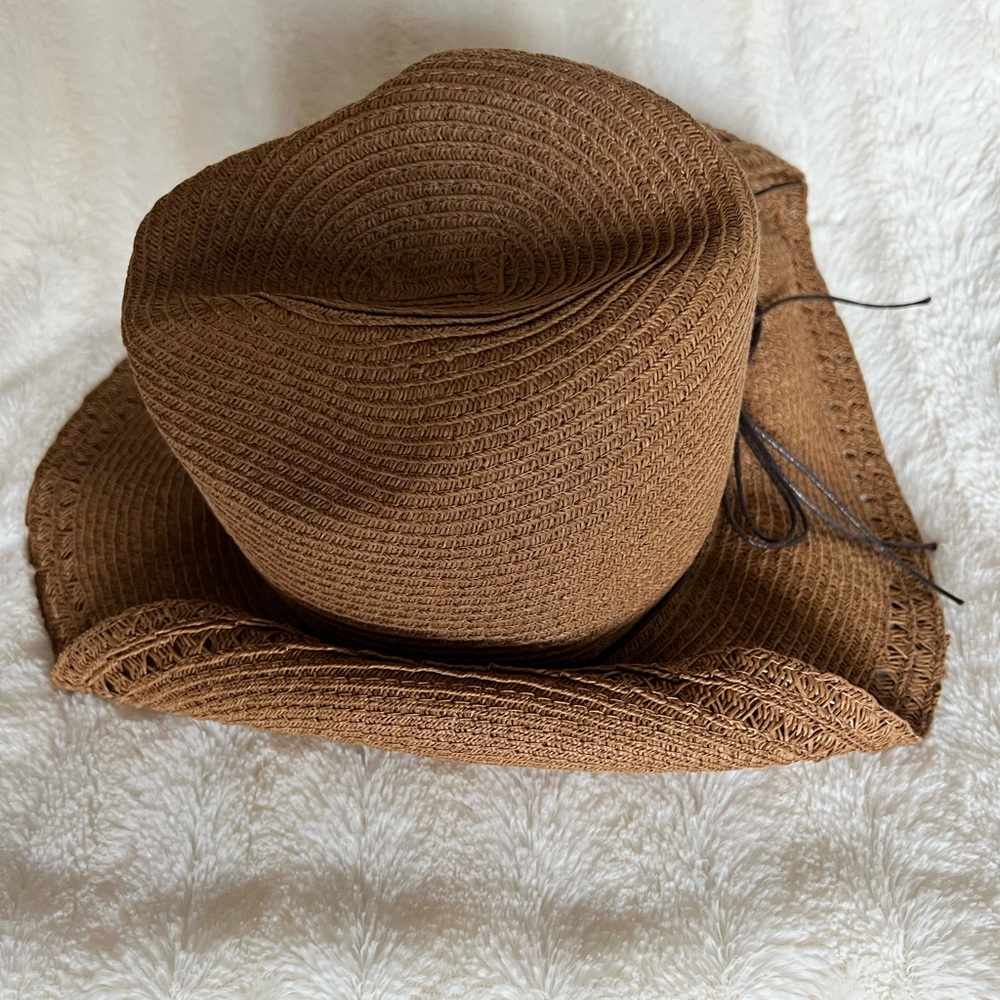 C.C. Hat - Picture 3 of 4